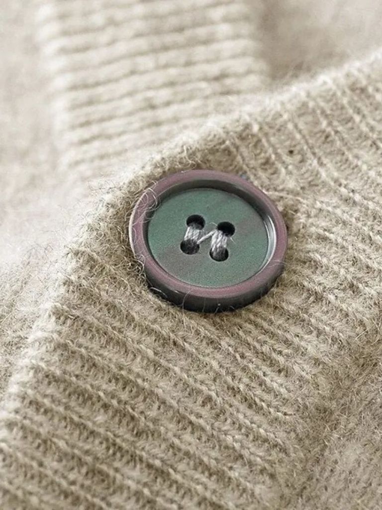 100% Merino Wool V Neck Knitwear Cardigan Sweater for Men