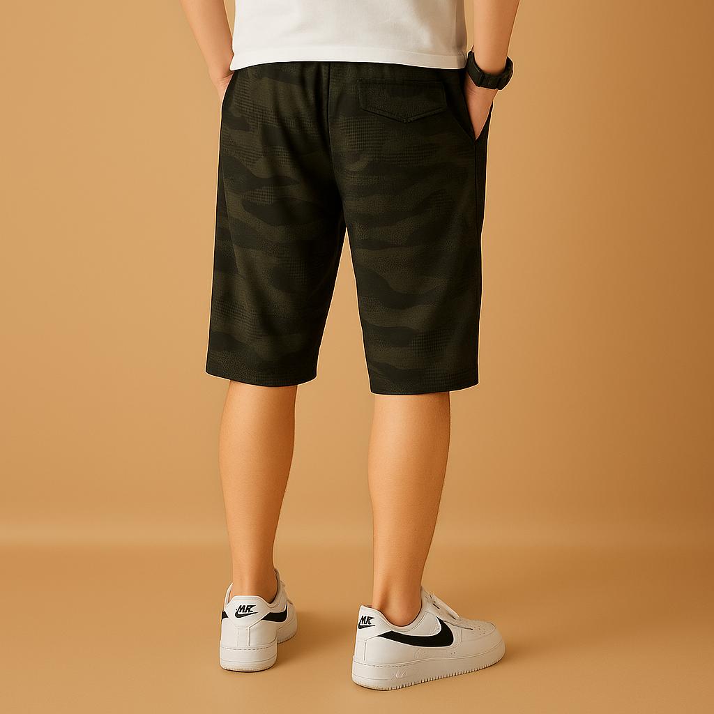 Camouflage cargo shorts with multiple pockets for men | Hunter